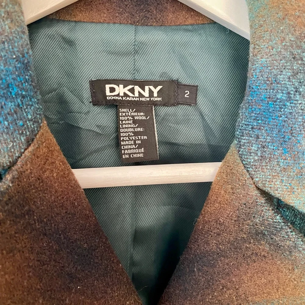 DKNY Wool Plaid Jacket. Size 2 - Picture 5 of 6